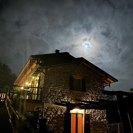 Agriturismo Il Talento Nella Quiete Castiglione dʼIntelvi Exteriör bild