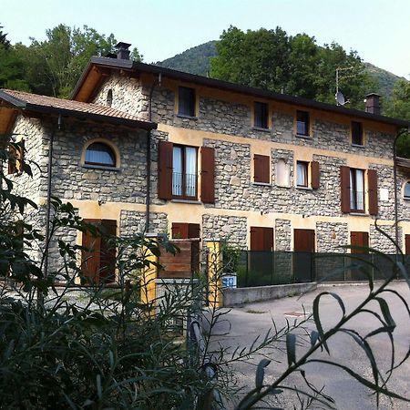 Agriturismo Il Talento Nella Quiete Castiglione dʼIntelvi Exteriör bild