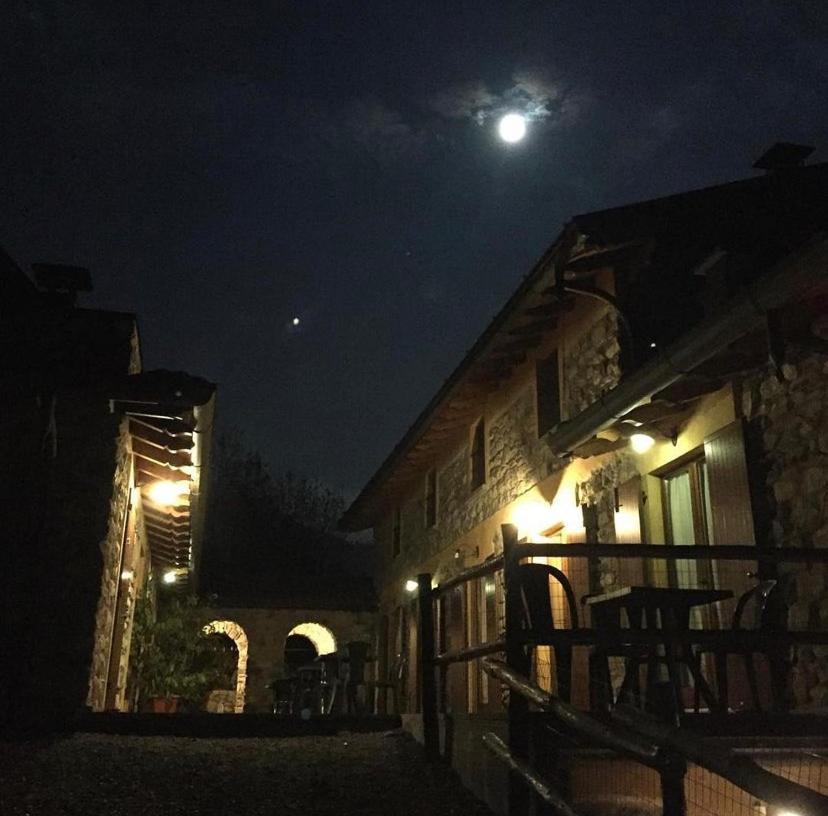 Agriturismo Il Talento Nella Quiete Castiglione dʼIntelvi Exteriör bild