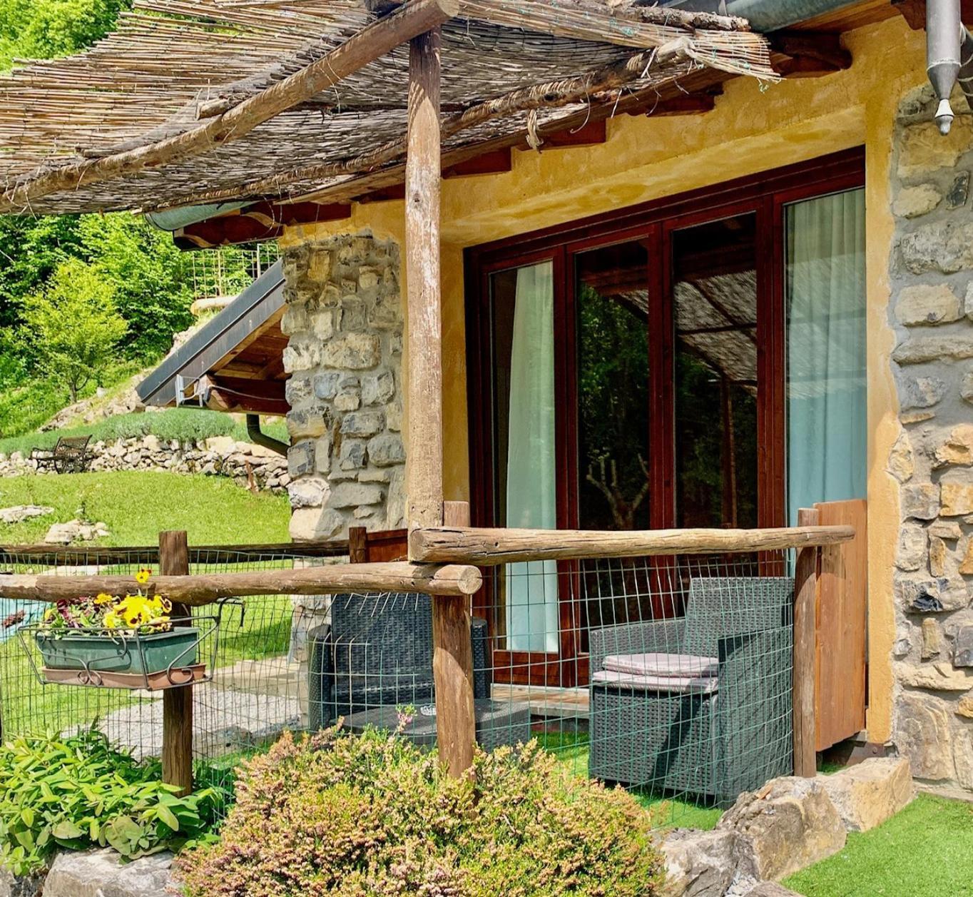 Agriturismo Il Talento Nella Quiete Castiglione dʼIntelvi Exteriör bild