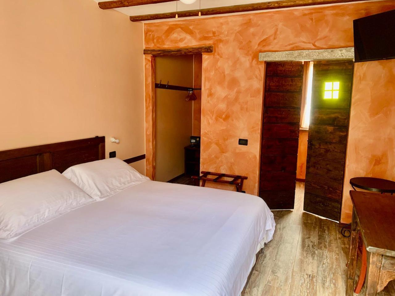 Agriturismo Il Talento Nella Quiete Castiglione dʼIntelvi Exteriör bild