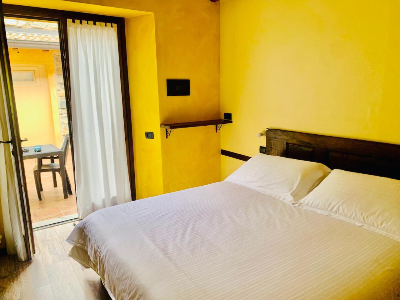 Agriturismo Il Talento Nella Quiete Castiglione dʼIntelvi Exteriör bild