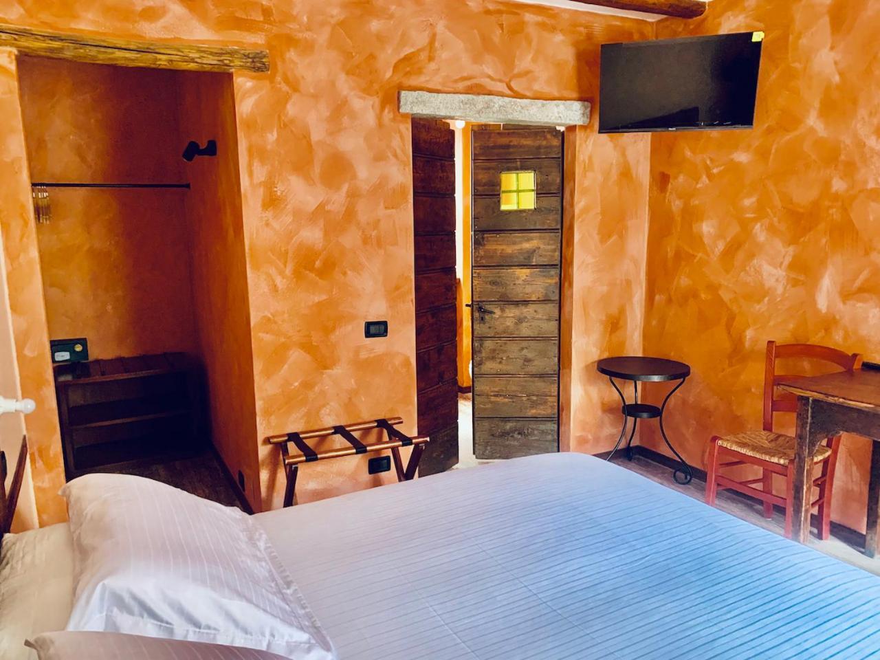 Agriturismo Il Talento Nella Quiete Castiglione dʼIntelvi Exteriör bild