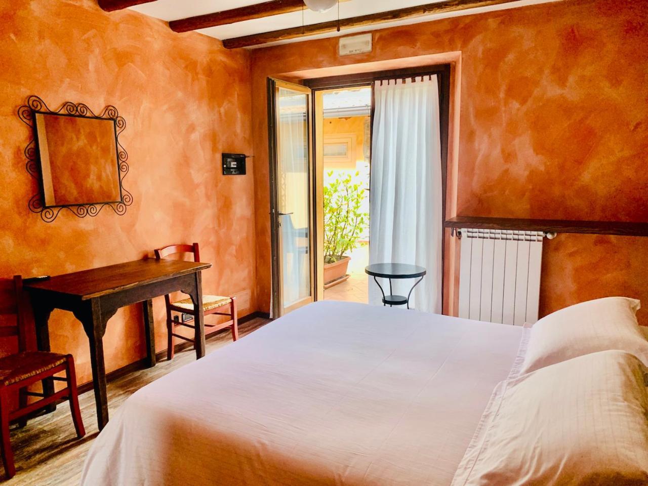 Agriturismo Il Talento Nella Quiete Castiglione dʼIntelvi Exteriör bild
