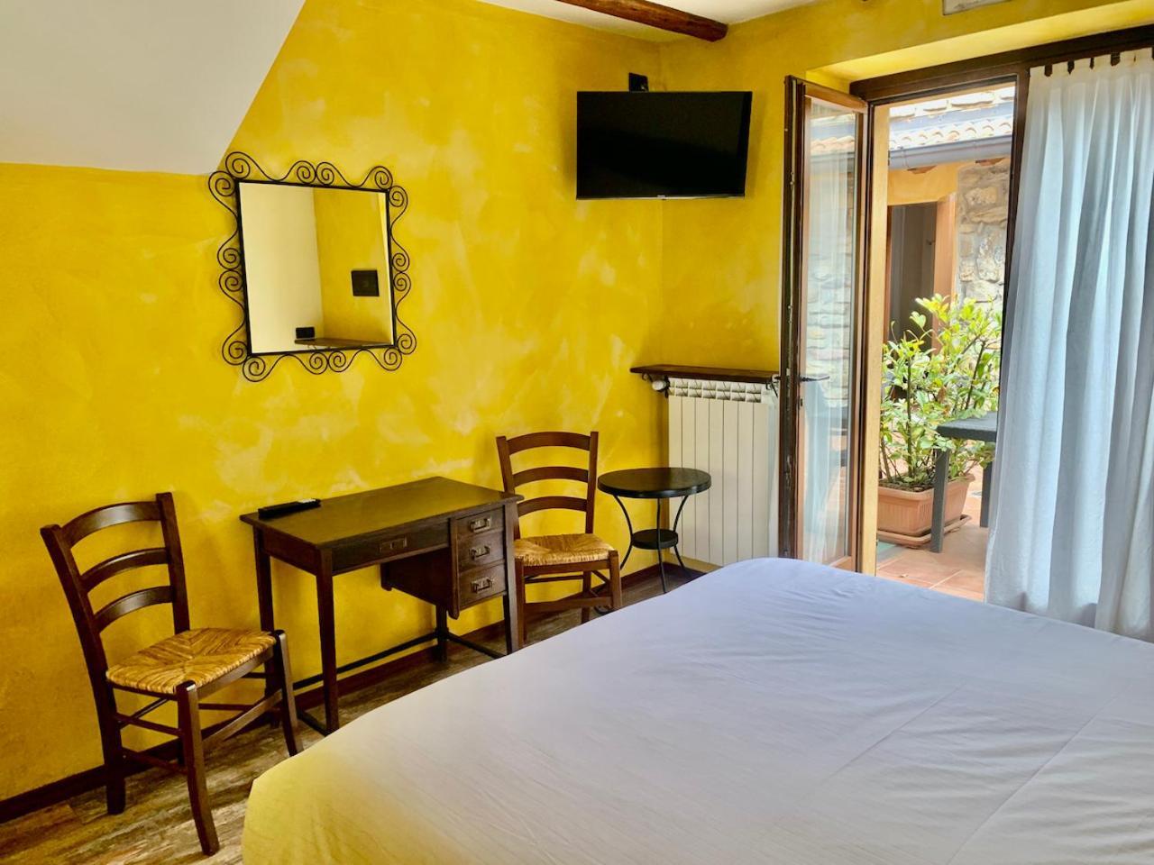 Agriturismo Il Talento Nella Quiete Castiglione dʼIntelvi Exteriör bild