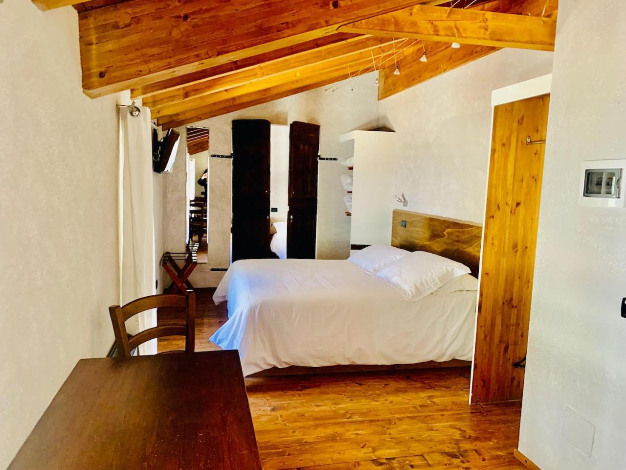 Agriturismo Il Talento Nella Quiete Castiglione dʼIntelvi Exteriör bild