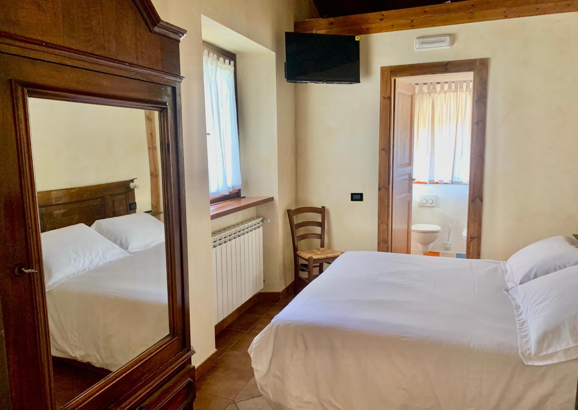 Agriturismo Il Talento Nella Quiete Castiglione dʼIntelvi Exteriör bild