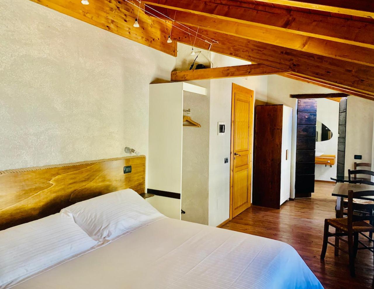 Agriturismo Il Talento Nella Quiete Castiglione dʼIntelvi Exteriör bild